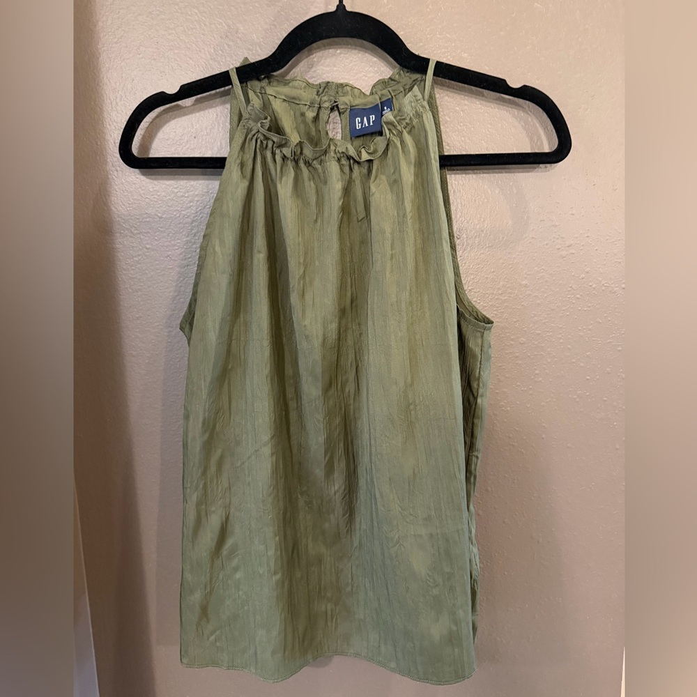 GAP Textured Crinkle Halter Top